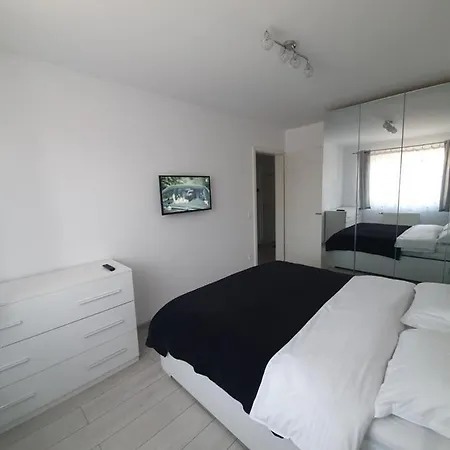 Apartament Coresi Promenada Coresi Апартаменти