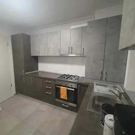 Apartament Coresi Promenada Coresi Апартаменти *