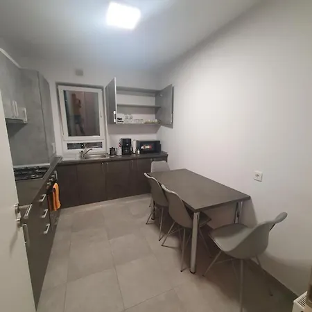 Apartament Coresi Promenada Coresi Апартаменти Брашов