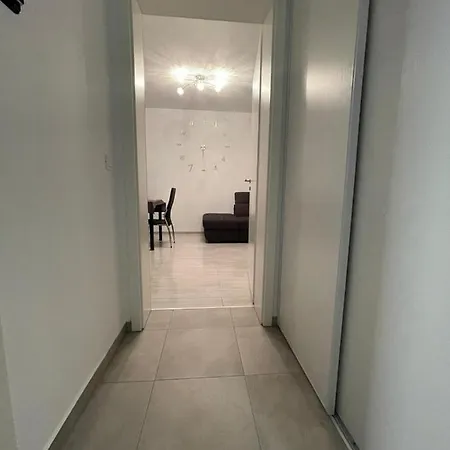 Apartament Coresi Promenada Coresi Апартаменти *