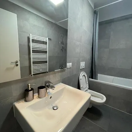 Apartament Coresi Promenada Coresi *